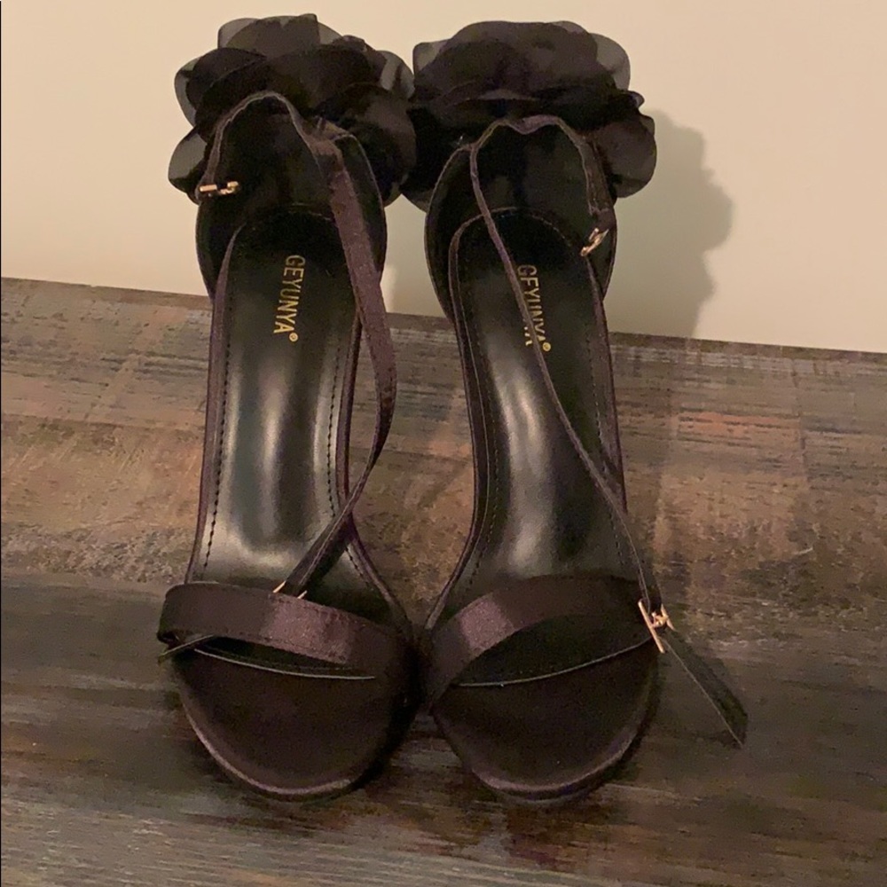 High heels - Picture 3 of 3
